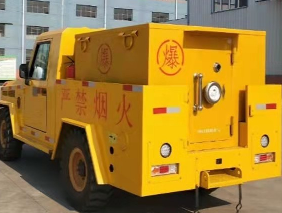 杂多凯龙爆破器材运输车：保障爆破任务的安全运行