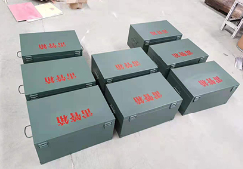 杂多炸药箱和雷管箱一般是怎么存放的？